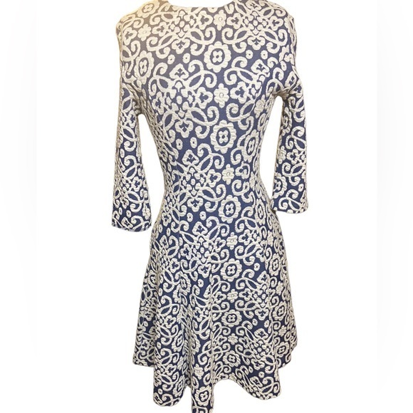 ZARA JACQUARD BLUE AND WHITE STRETCHY DRESS FIT AND FLARE SIZE XS - Picture 3 of 14